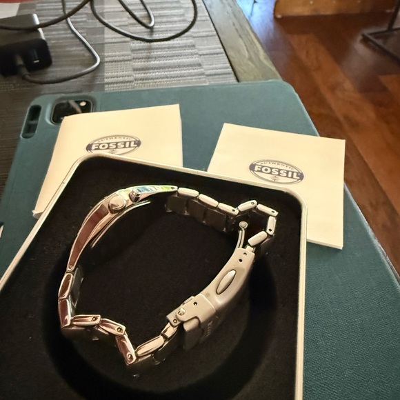 UT ladies 2005 Champions Kaleidoscope Watch - Picture 5 of 7